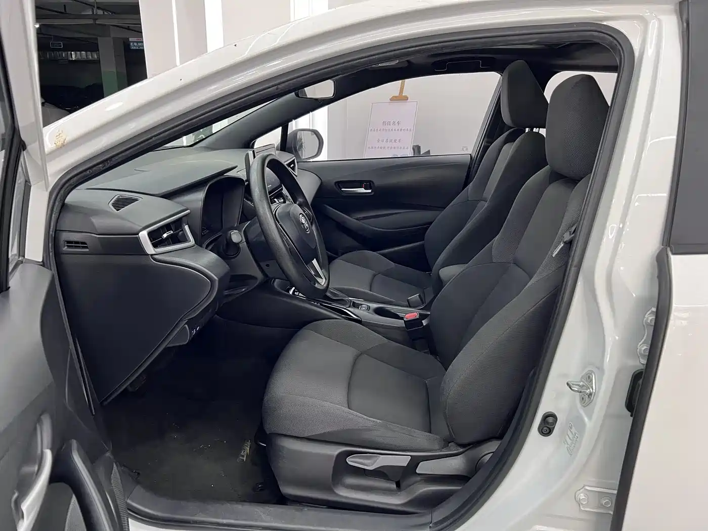 Toyota Levin 2021 185T CVT Luxury Edition фото 8