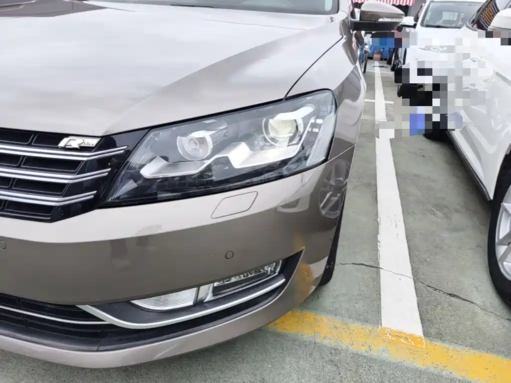 Photo 24 - Volkswagen Passat