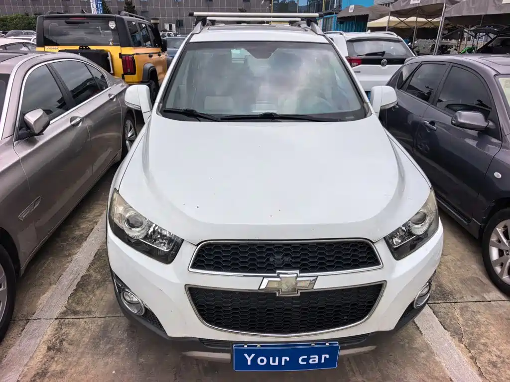 Photo 2 - Chevrolet Captiva