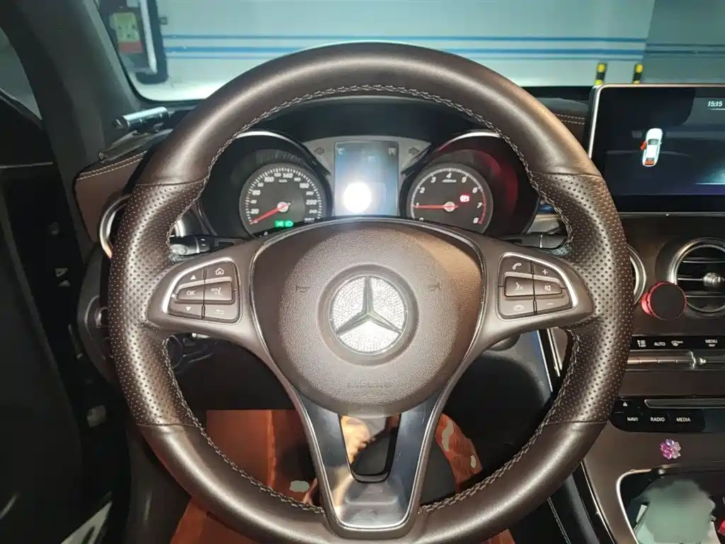 Mercedes-Benz GLC 2017 GLC 300 4MATIC Dynamic фото 3