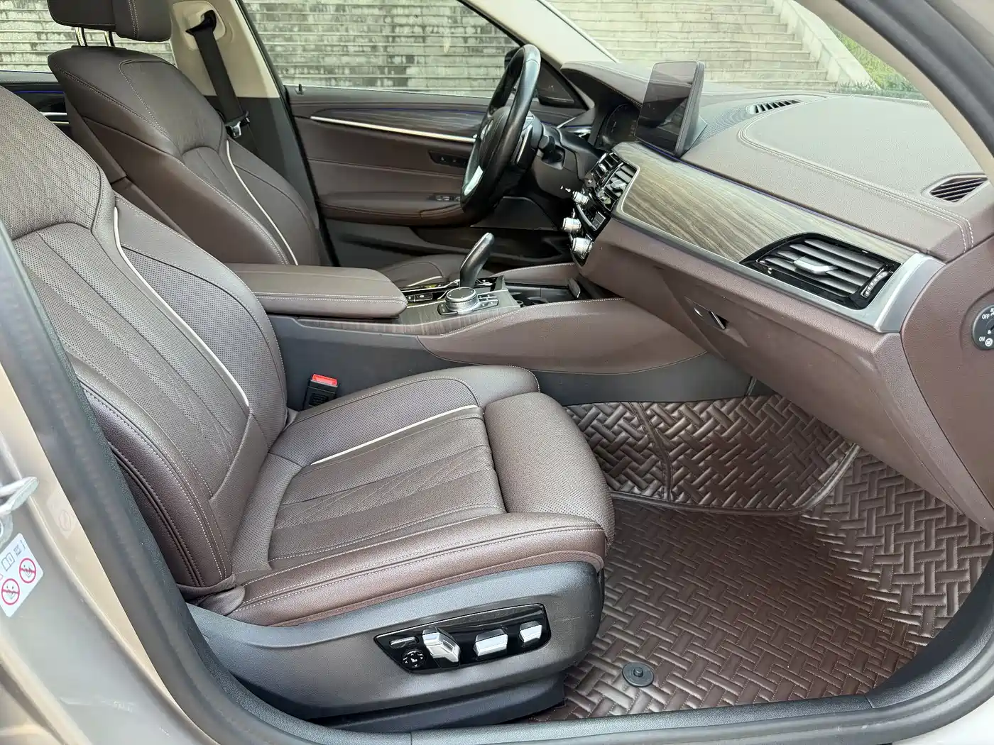 BMW 5 Series 2021 530Li Premium Luxury Package фото 14