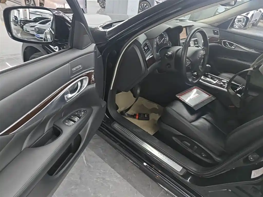 Infiniti Q70 2015 2013 Q70L 2.5L Comfort