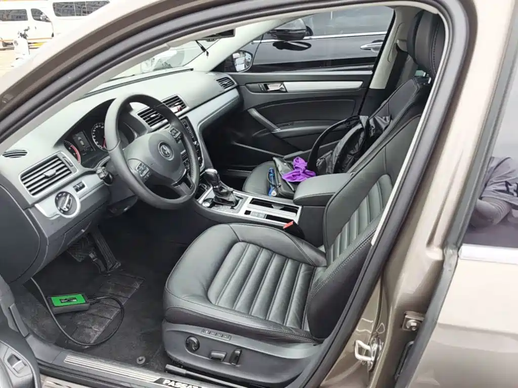 Photo 15 - Volkswagen Passat
