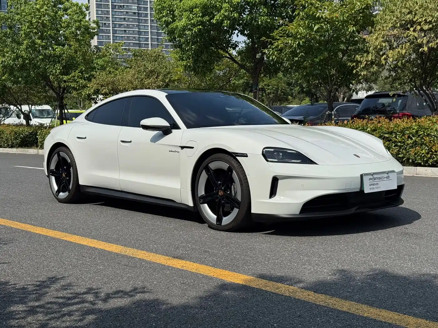 Porsche Taycan, миниатюра 3