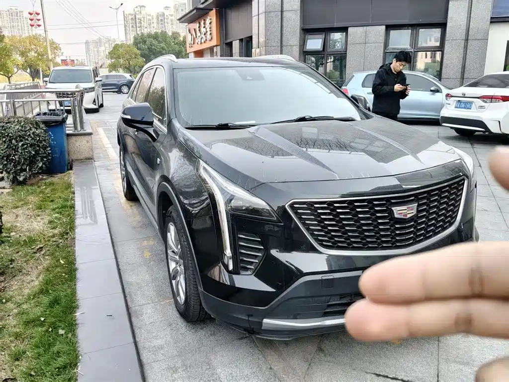 CADILLAC XT4
