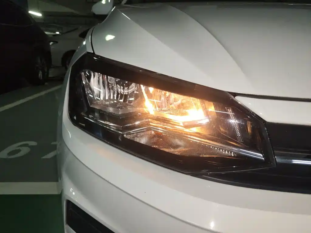 صورة 7 - Volkswagen Polo