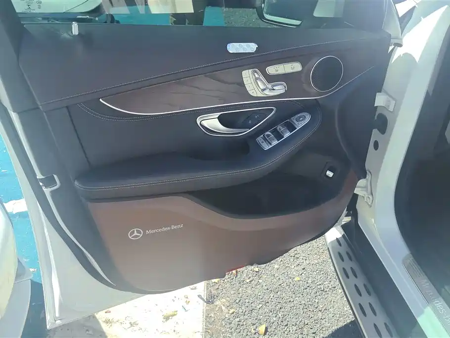 Mercedes-Benz GLC 2020 Facelift GLC 300 L 4MATIC Dynamic фото 7