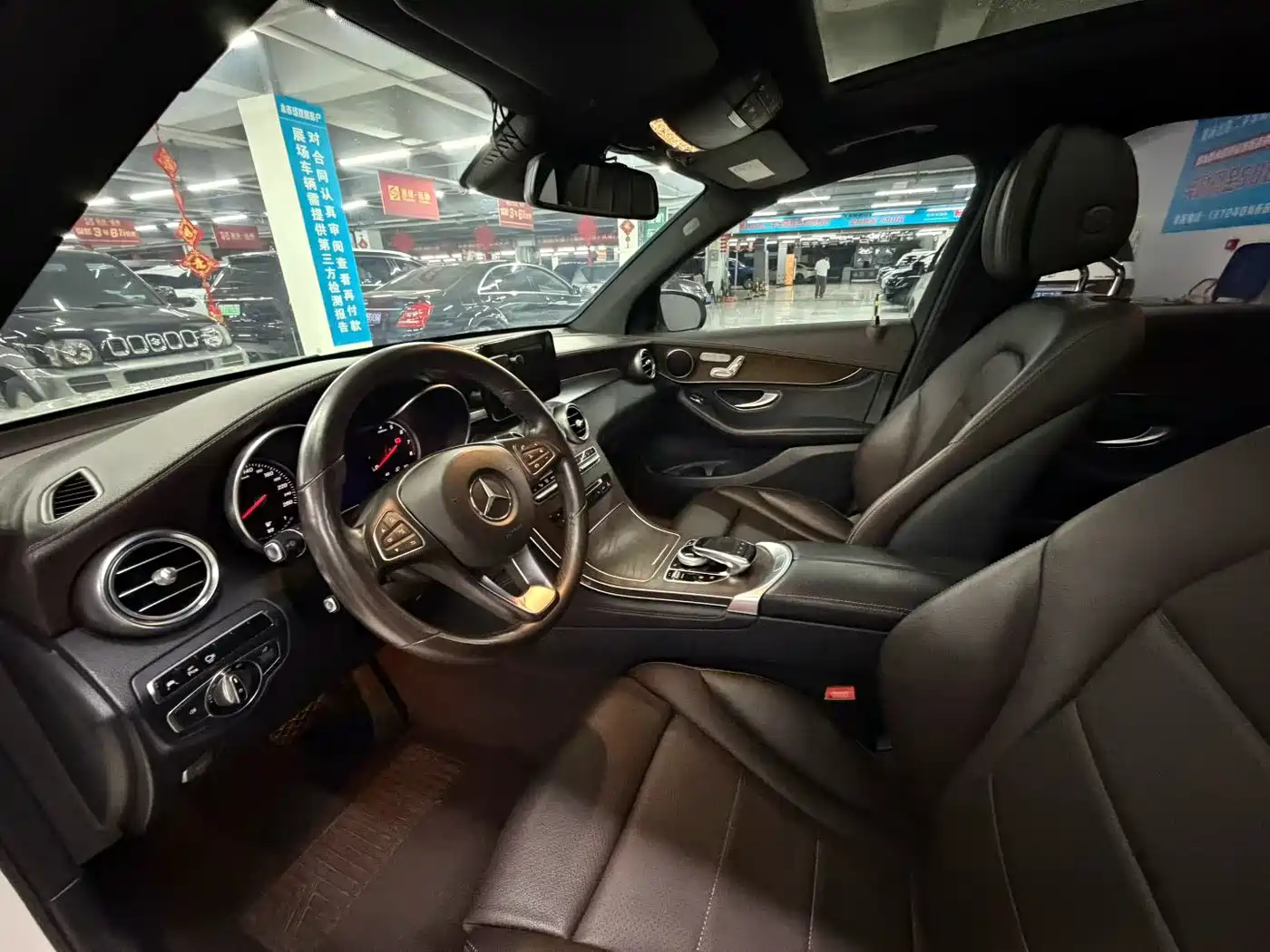Mercedes-Benz GLC 2016 GLC 300 4MATIC Dynamic фото 4