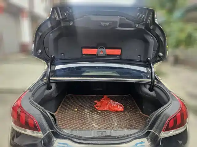 Peugeot 508 2015 2.0L Automatic Zhiyi Edition — фото 4