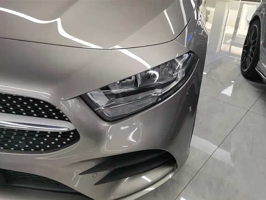 Mercedes-Benz A-Class 2019 A 180 L Sport Sedan фото 5