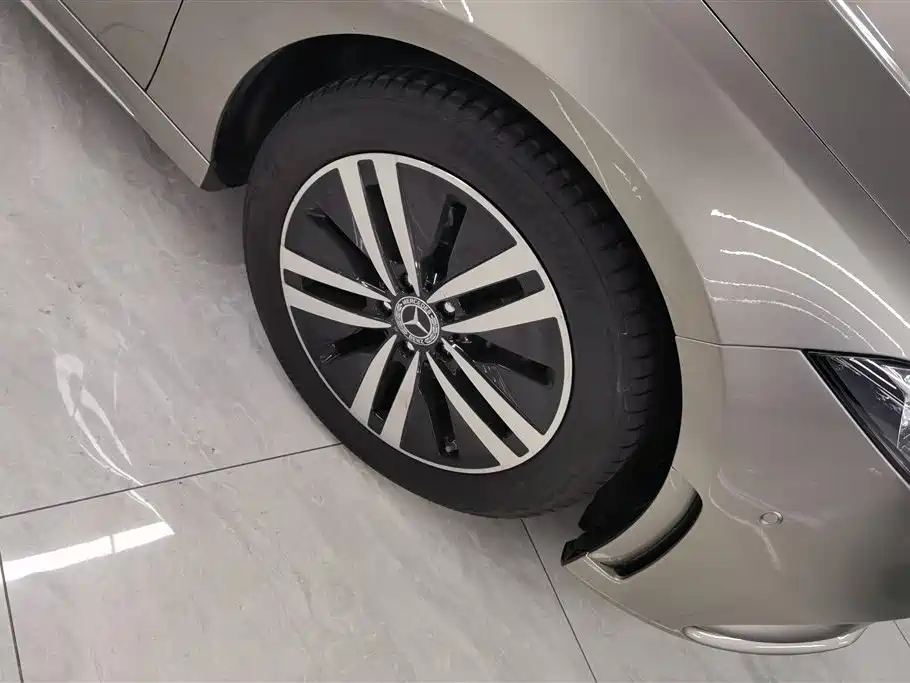 Mercedes-Benz A-Class 2019 A 180 L Sport Sedan фото 6