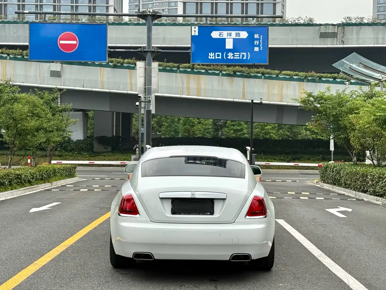 Фото 8 - Rolls-Royce Wraith