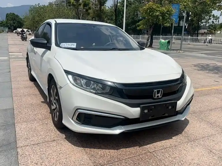 Фото 3 - Honda Civic