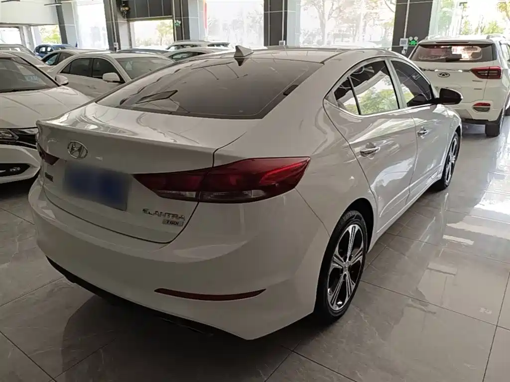 Hyundai Elantra 2018 1.4T DCT Dynamic·Vitality Model фото 7