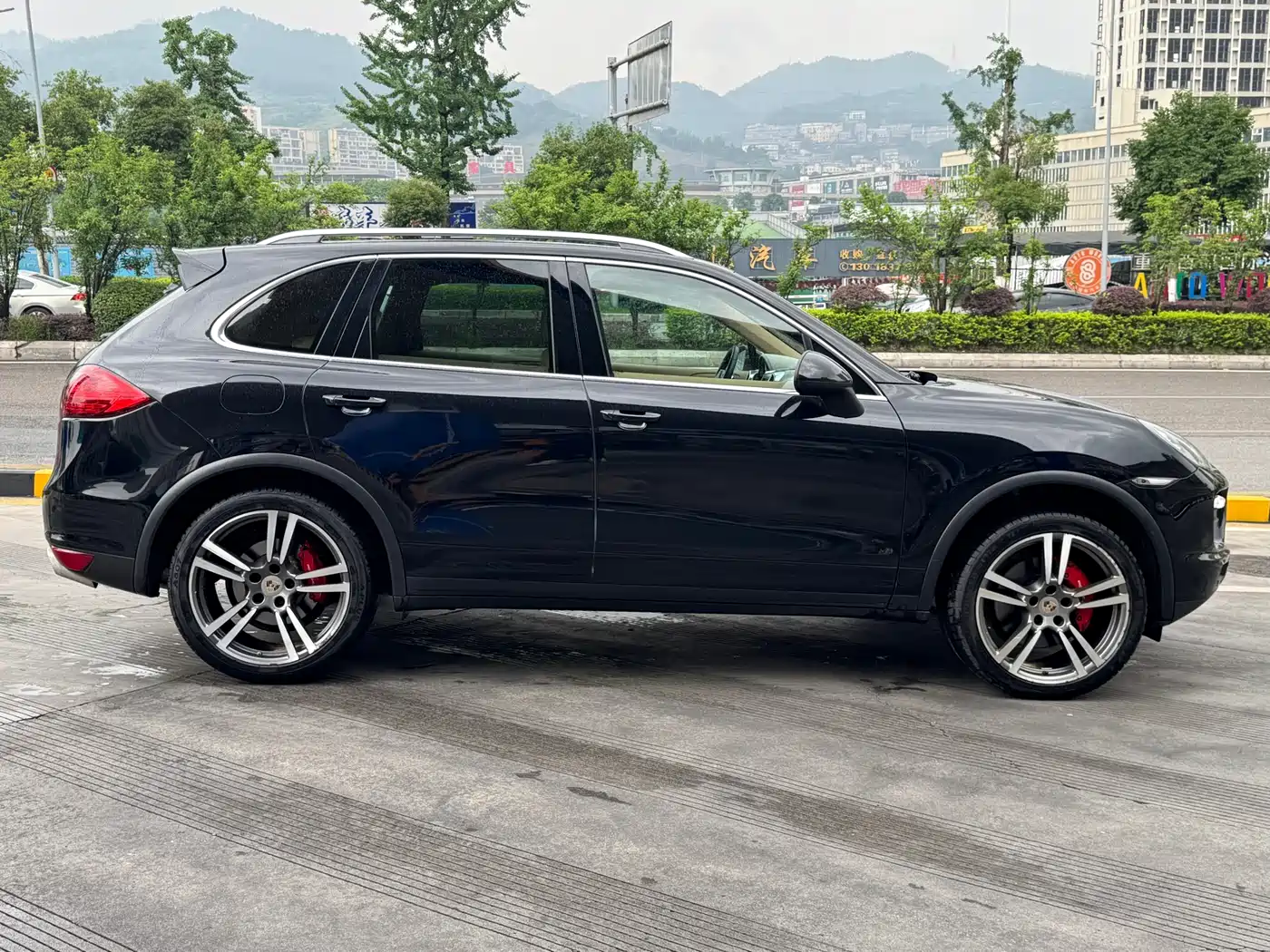 Porsche Cayenne 2012 Cayenne GTS 4.8L фото 4