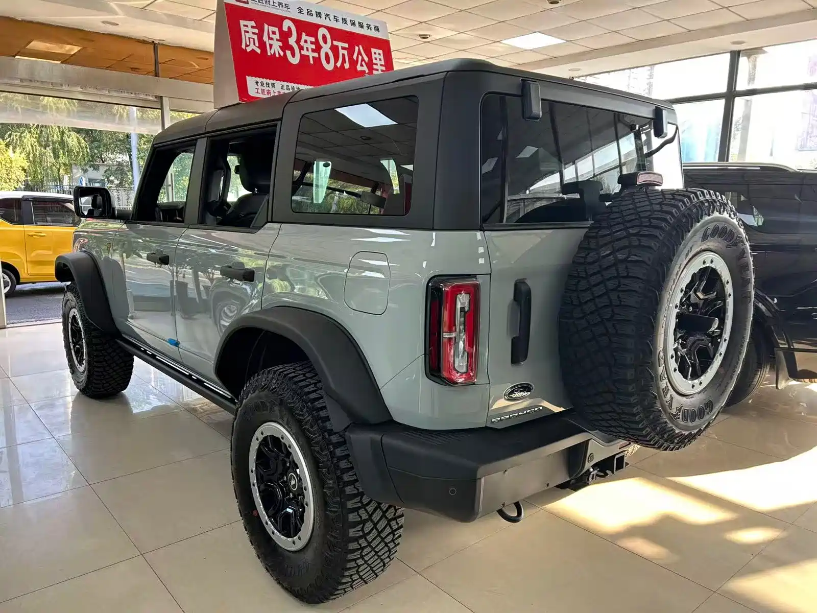 Фото 4 - Ford Bronco