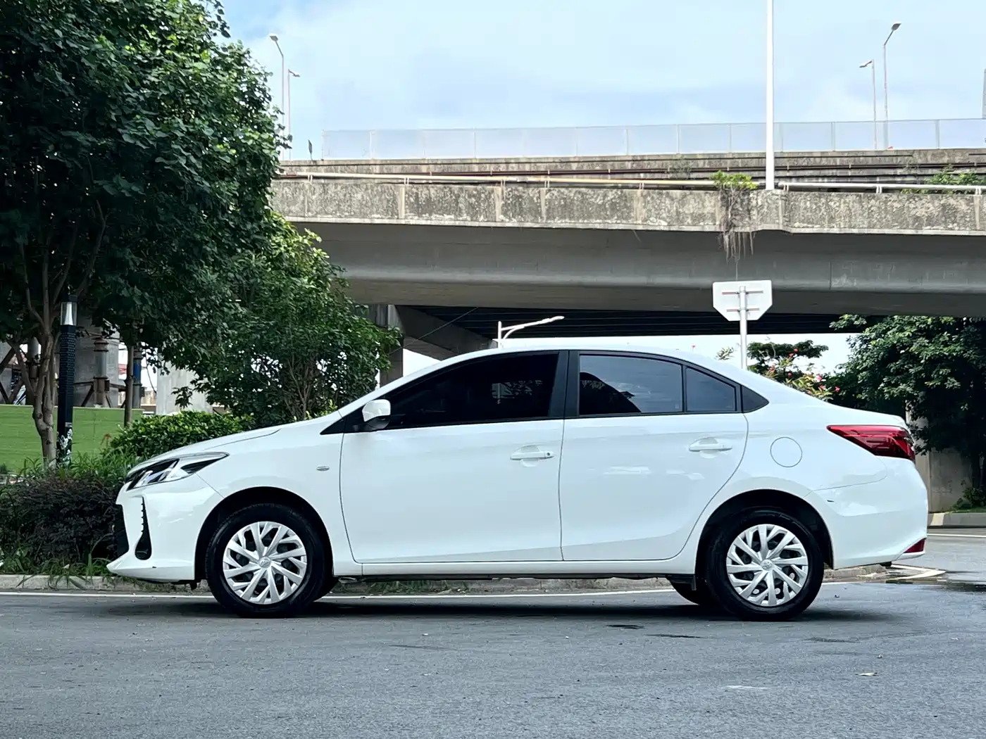 Toyota Vios 2021 1.5L CVT Chuangxing Edition фото 3