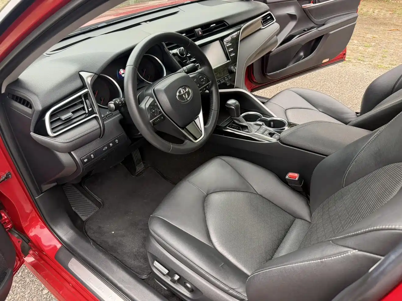 Photo 7 - Toyota Camry