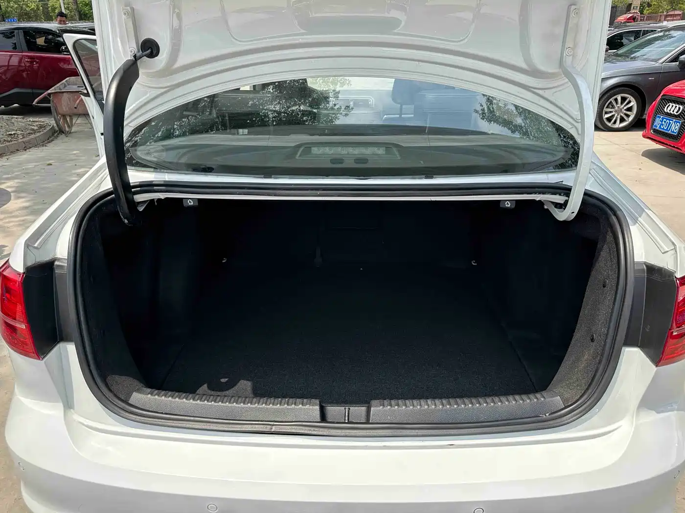 Volkswagen Sagitar 2017 230TSI Automatic Comfort фото 9