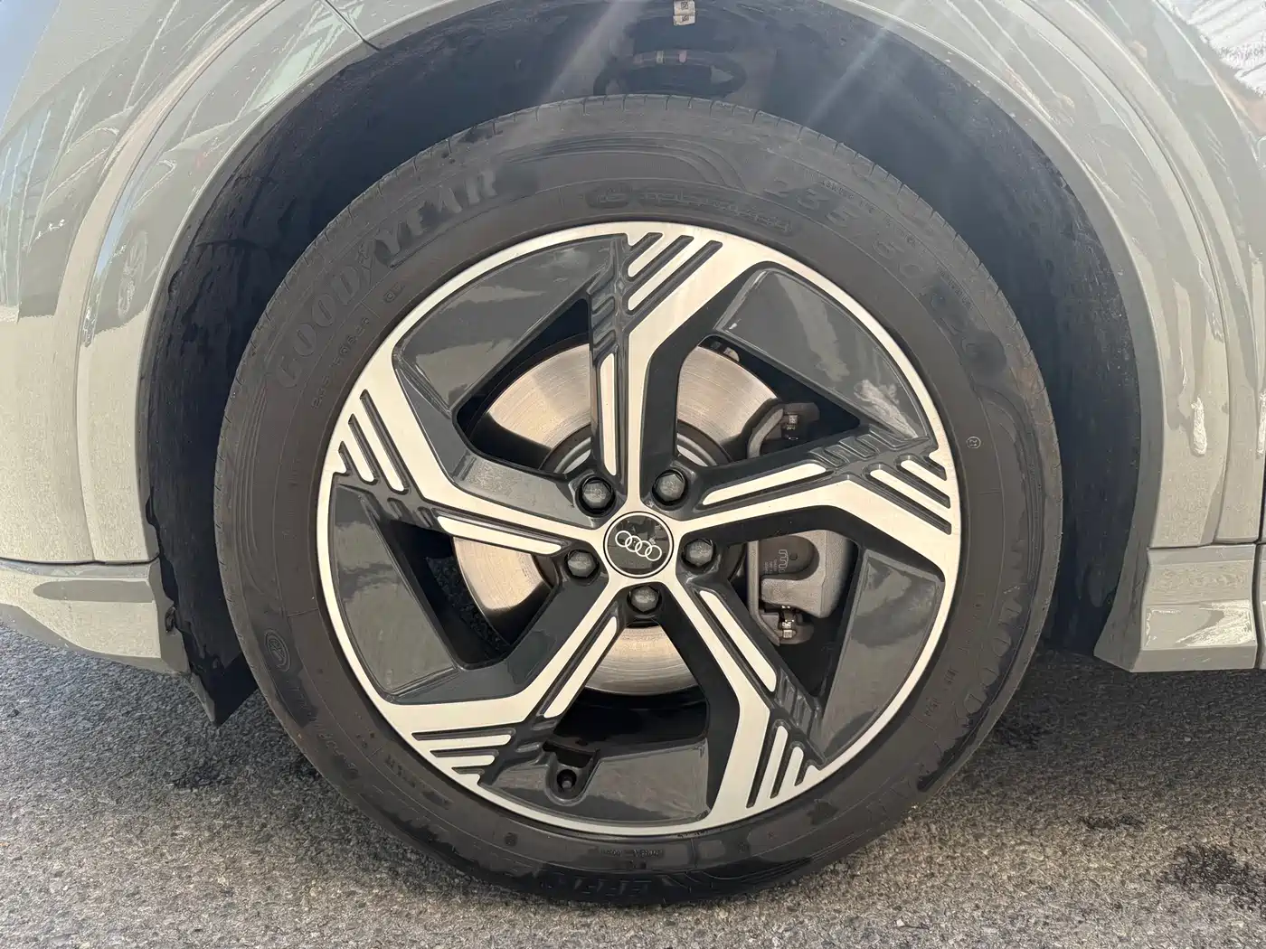Audi Q4 e-tron 2024 40 e-tron Creation Edition фото 16