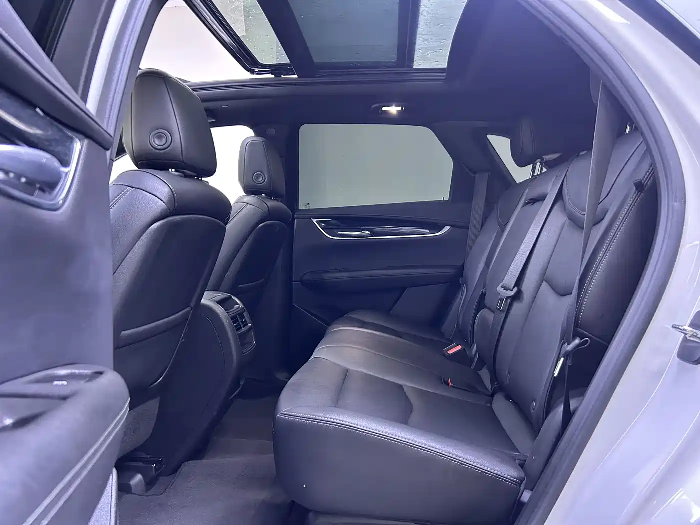 Cadillac XT5 2022 2.0T 2WD Luxury фото 6