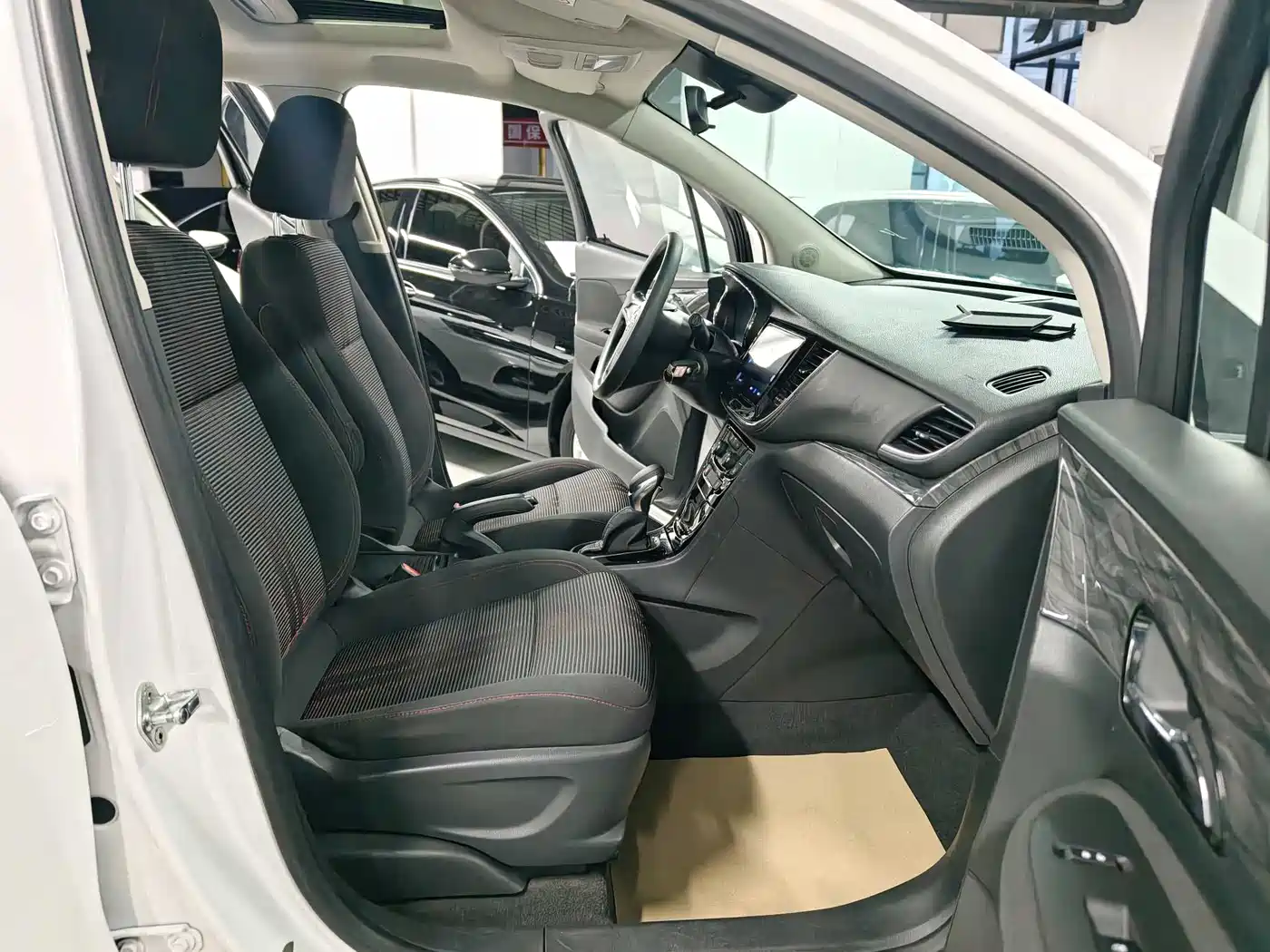 Buick Encore 2016 18T Automatic 2WD Urban Leading фото 8