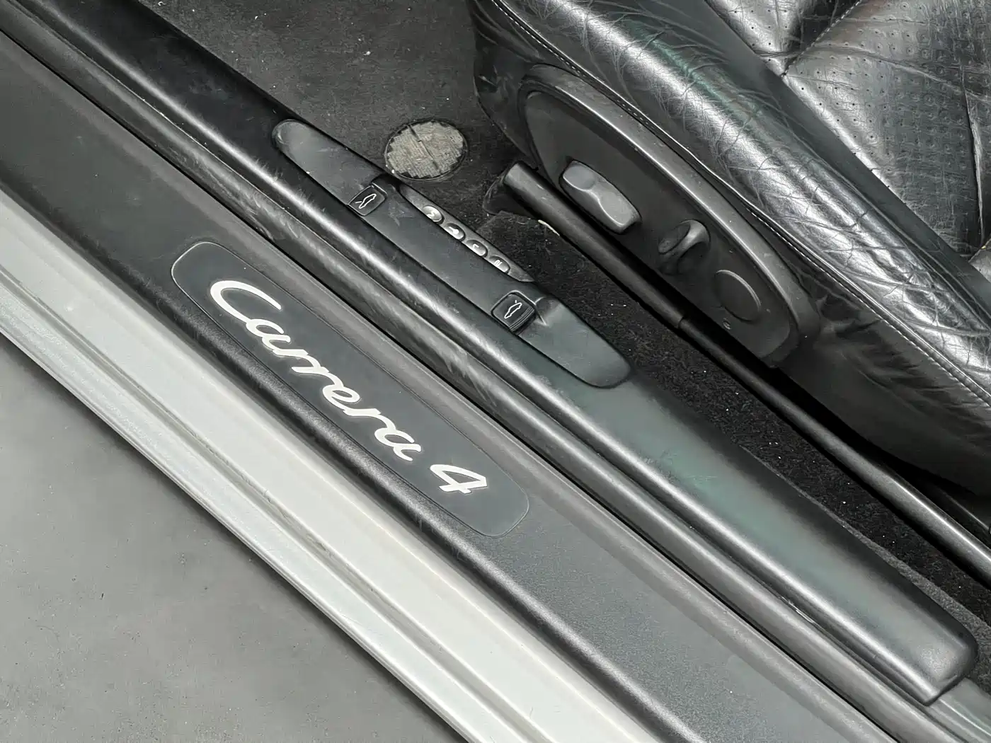 Porsche 911 2005 Carrera 4 AT 3.6L фото 21