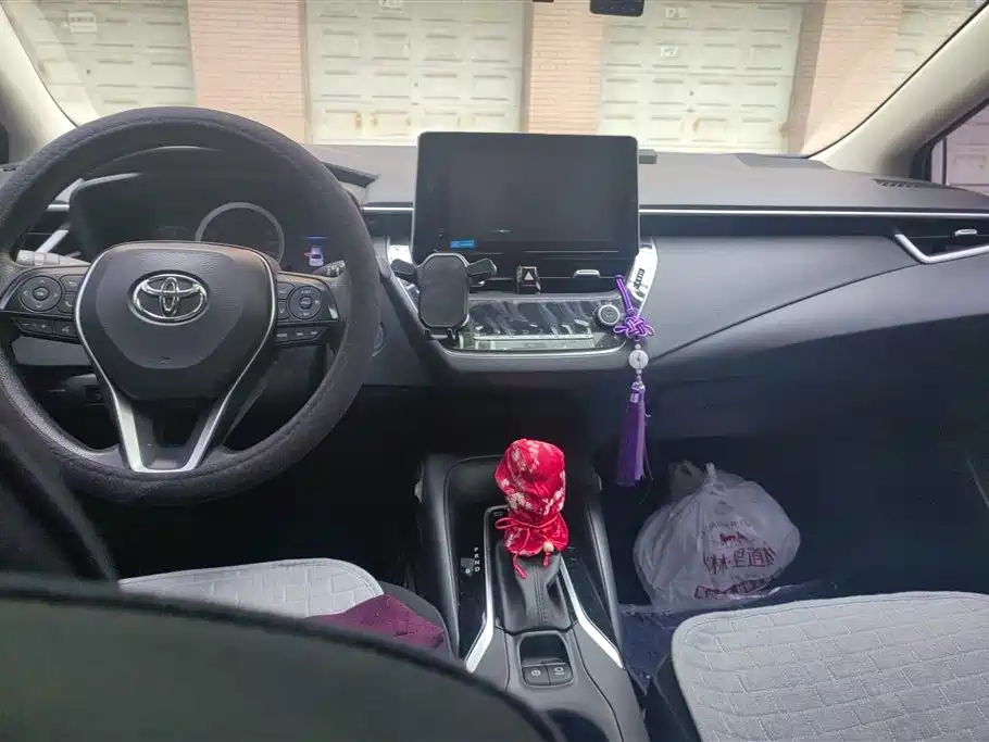 Toyota Corolla 2022 Hybrid 1.8L E-CVT Pioneer Edition фото 12