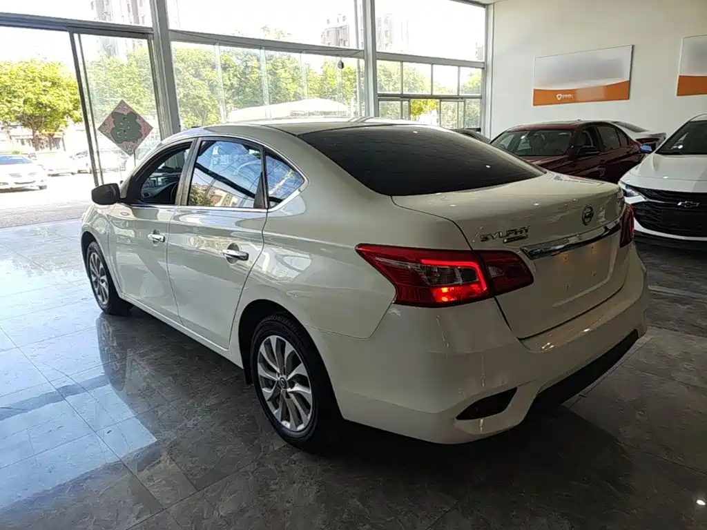 Nissan SYLPHY, миниатюра 5