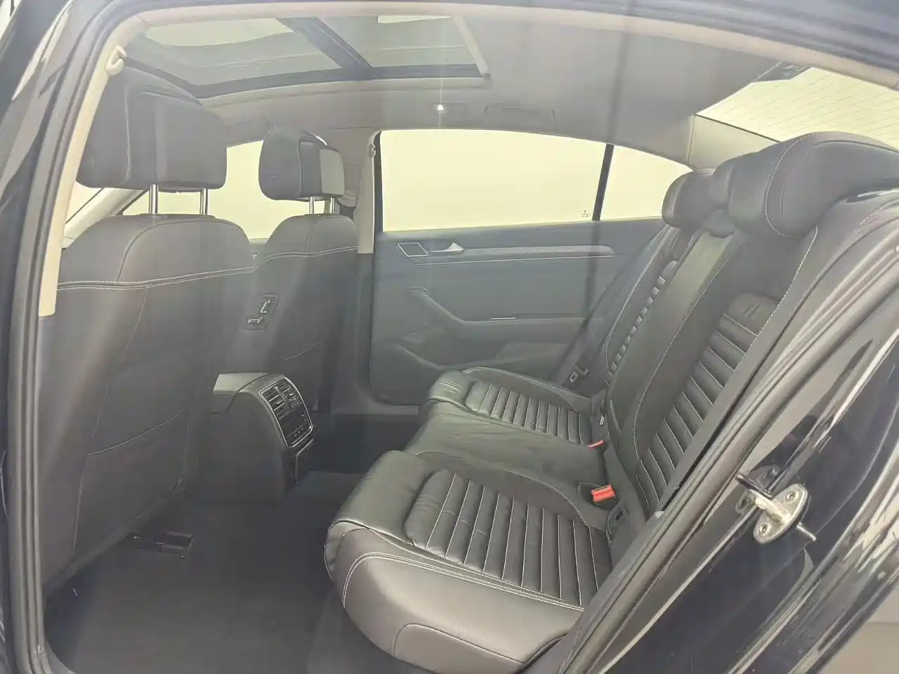 Volkswagen Magotan 2020 330TSI DSG Leading фото 5