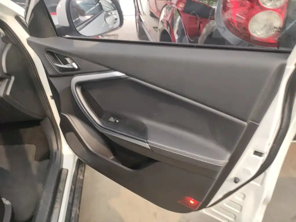 BAIC Huansu S6 2017 2017 1.5T CVT Enjoyment