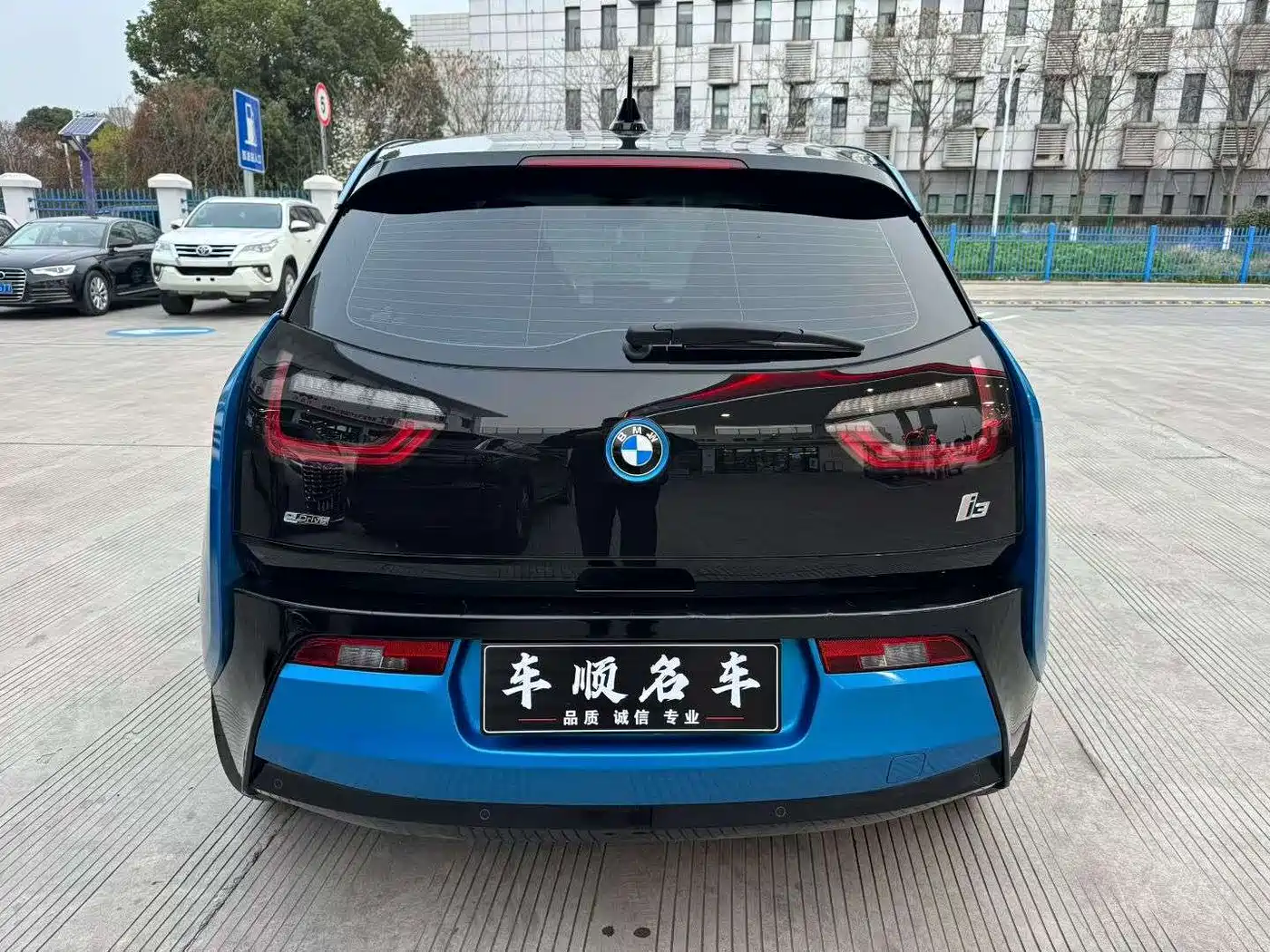 BMW I3