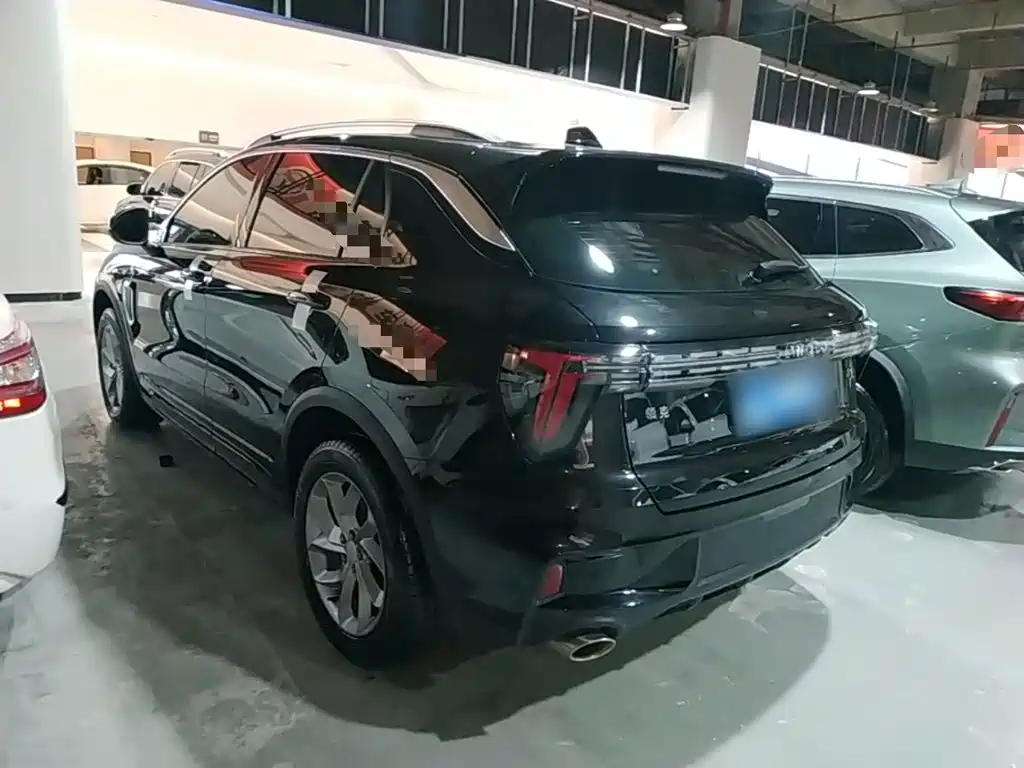 2025 Lynk & Co 01