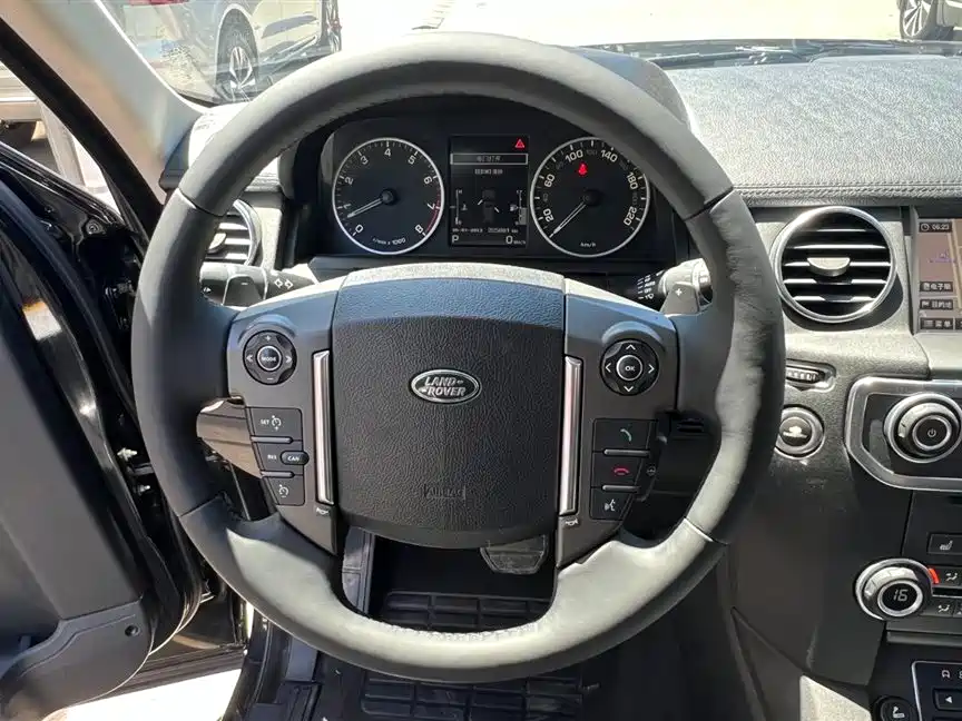 Land Rover Discovery 2016 3.0 SC V6 SE фото 10