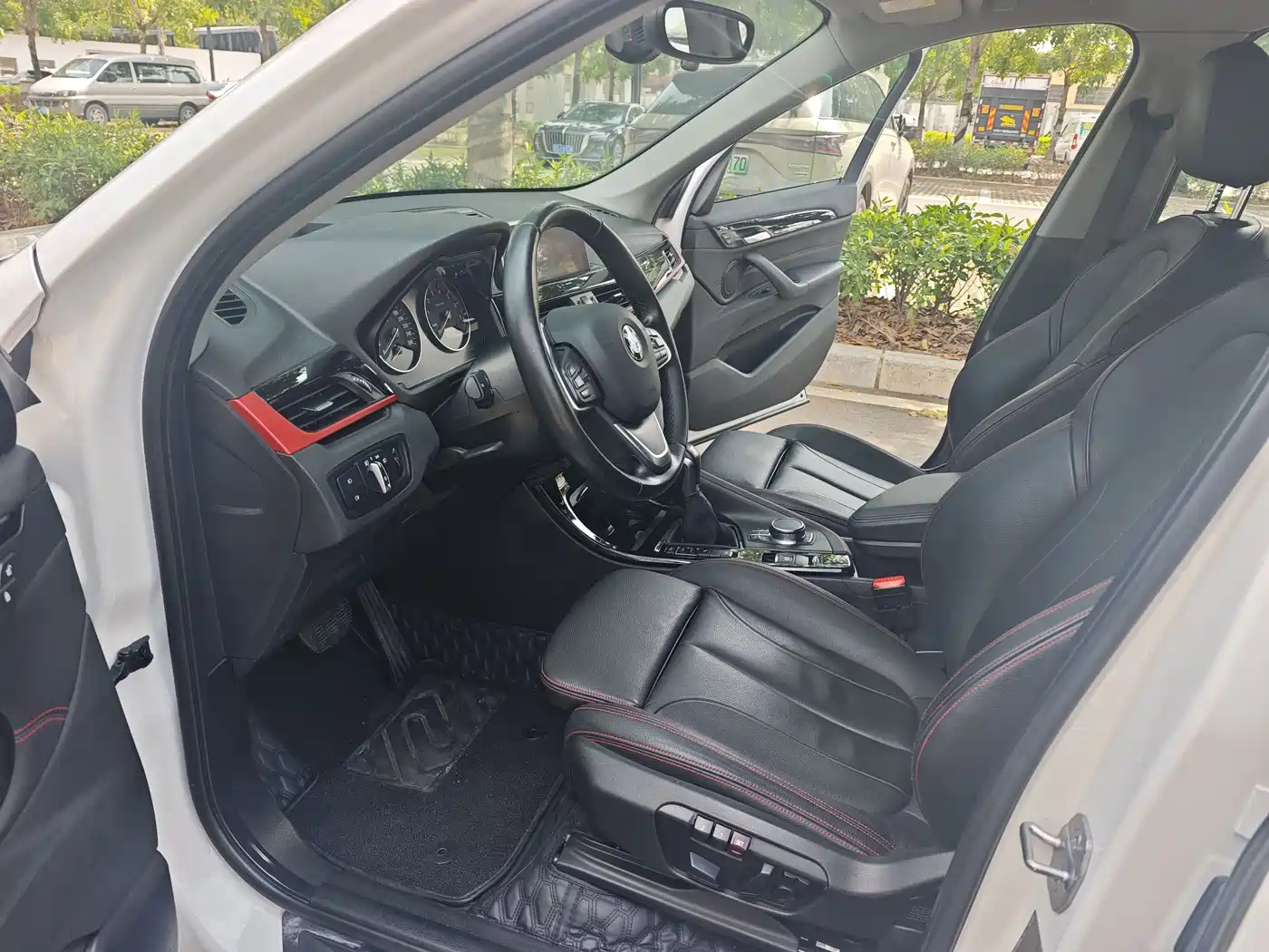 BMW X1 2016 xDrive20Li Luxury Model фото 9