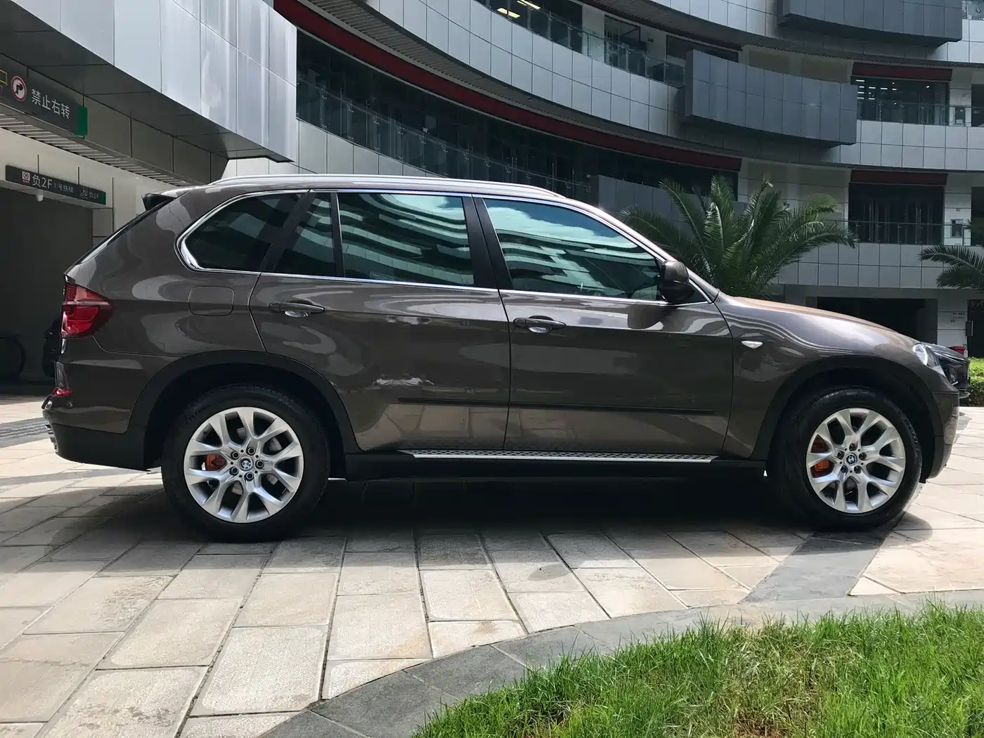 BMW X5 (Import) 2011 xDrive35i Luxury Edition фото 7