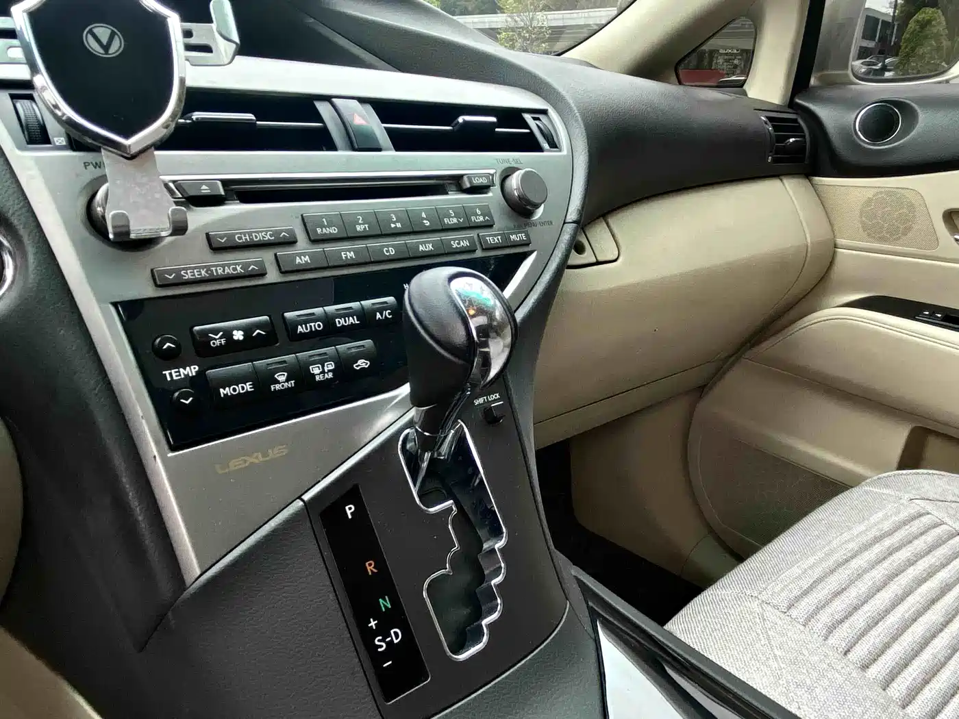 Lexus RX Classic 2011 270 Elegance фото 20