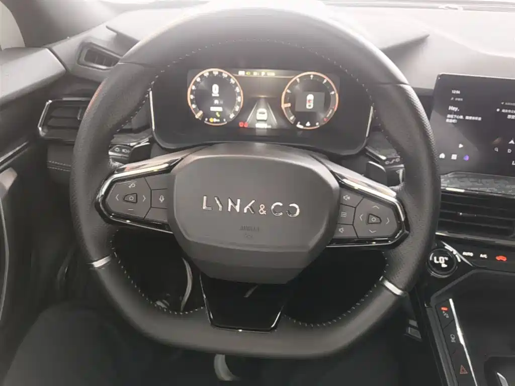Lynk & Co 06 2021 1.5T Shero Pink Special Edition фото 11