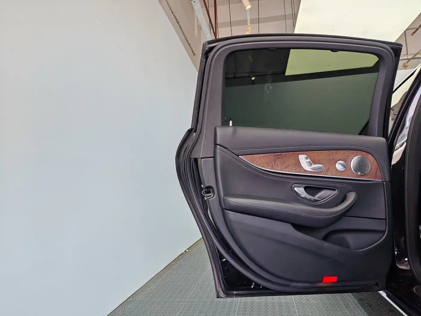 Mercedes-Benz E-Class 2020 Facelift E 300 L Exclusive фото 14