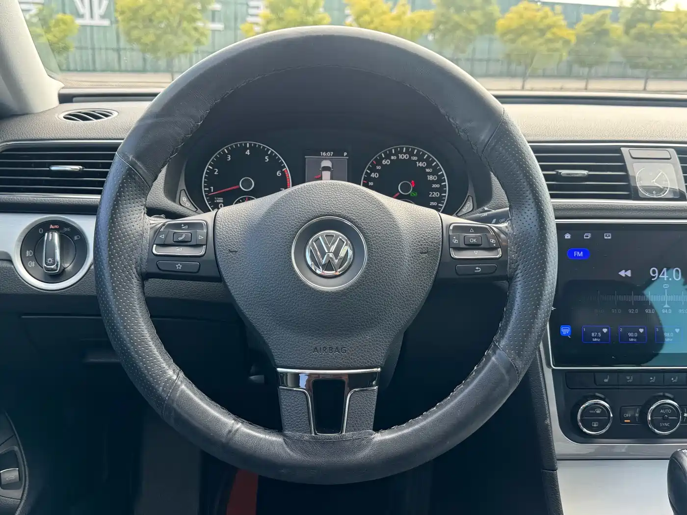 Volkswagen Passat 2013 2.0TSI DSG Yuzun фото 8