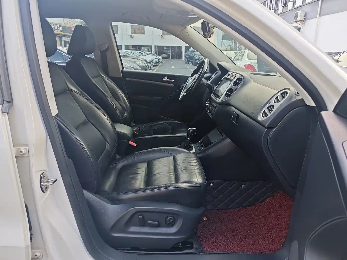 Фото 12 - Volkswagen Tiguan