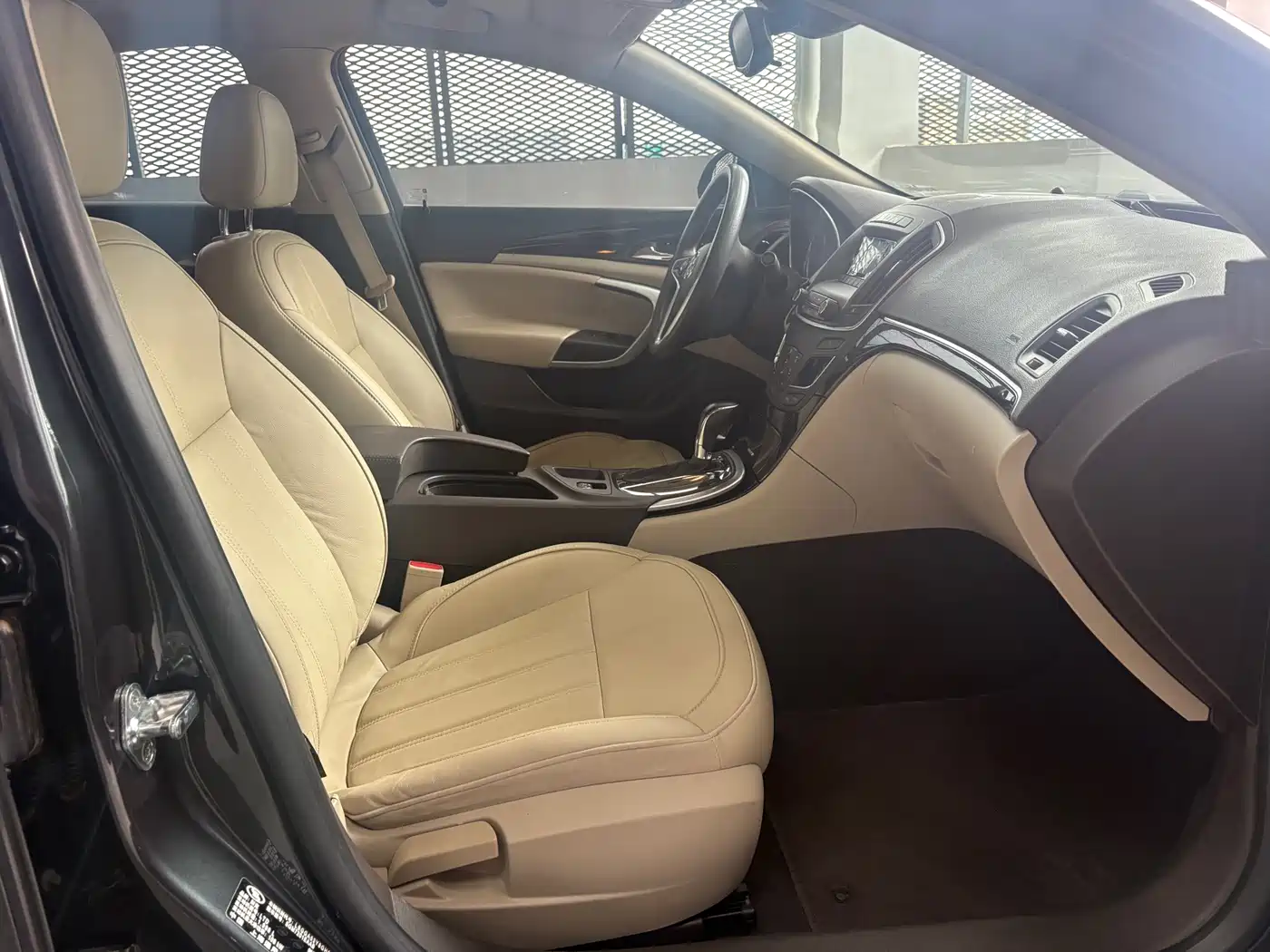 Buick Regal 2015 2.0L Elite Fashion Model фото 5