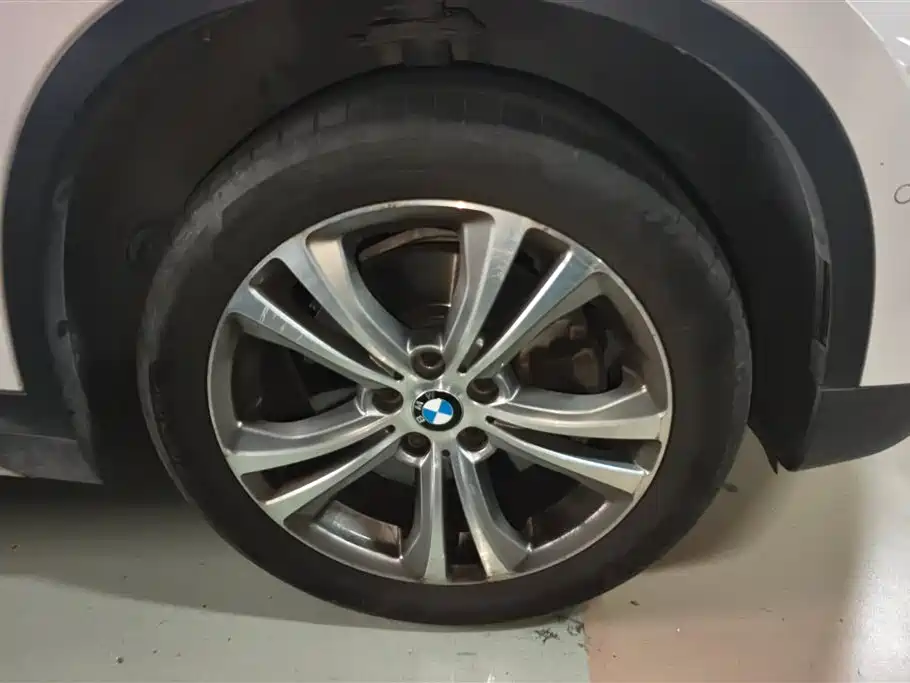 BMW X1 2016 sDrive20Li Luxury Model фото 6