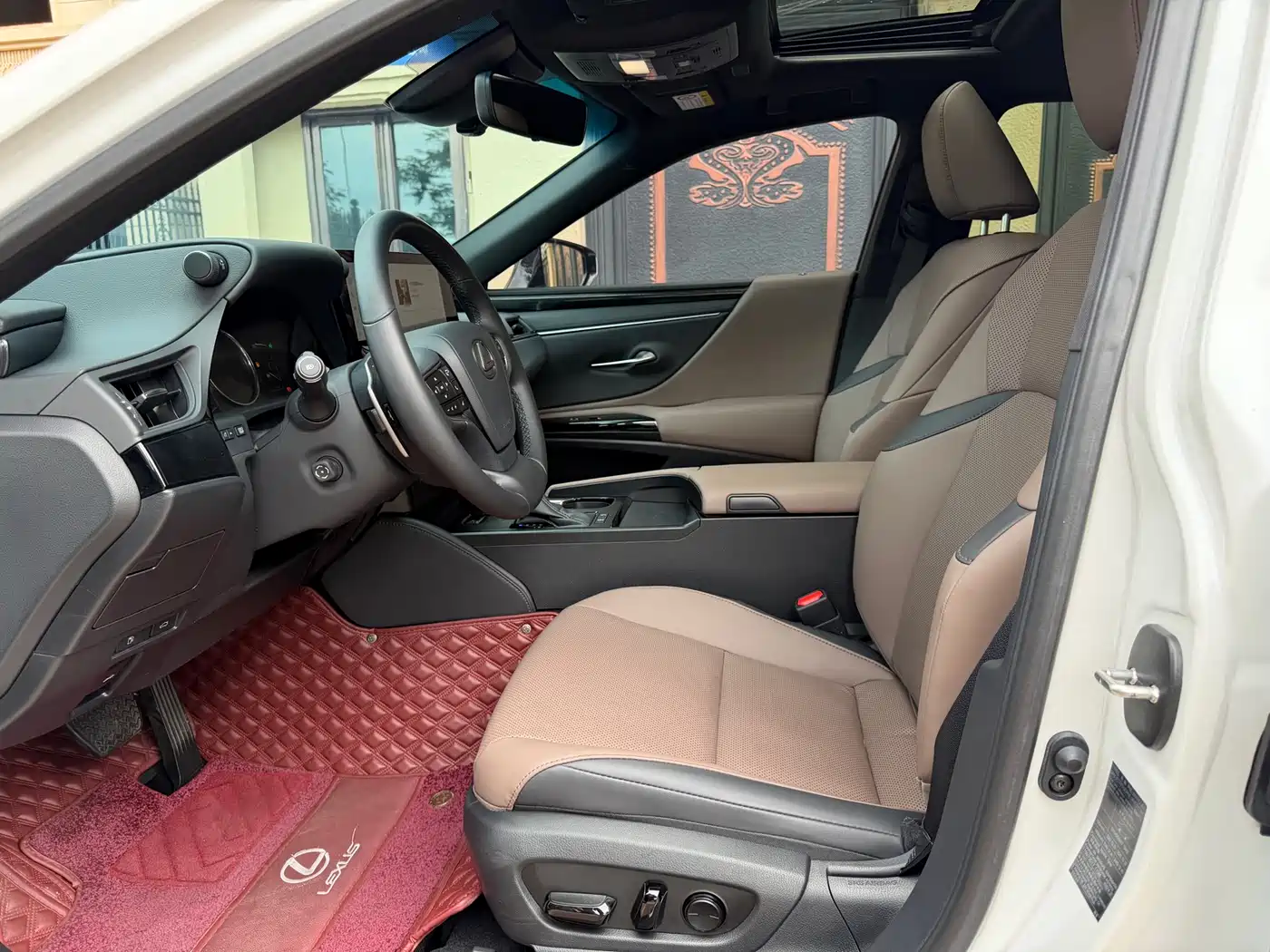 Lexus ES 2023 200 Excellence Edition фото 4