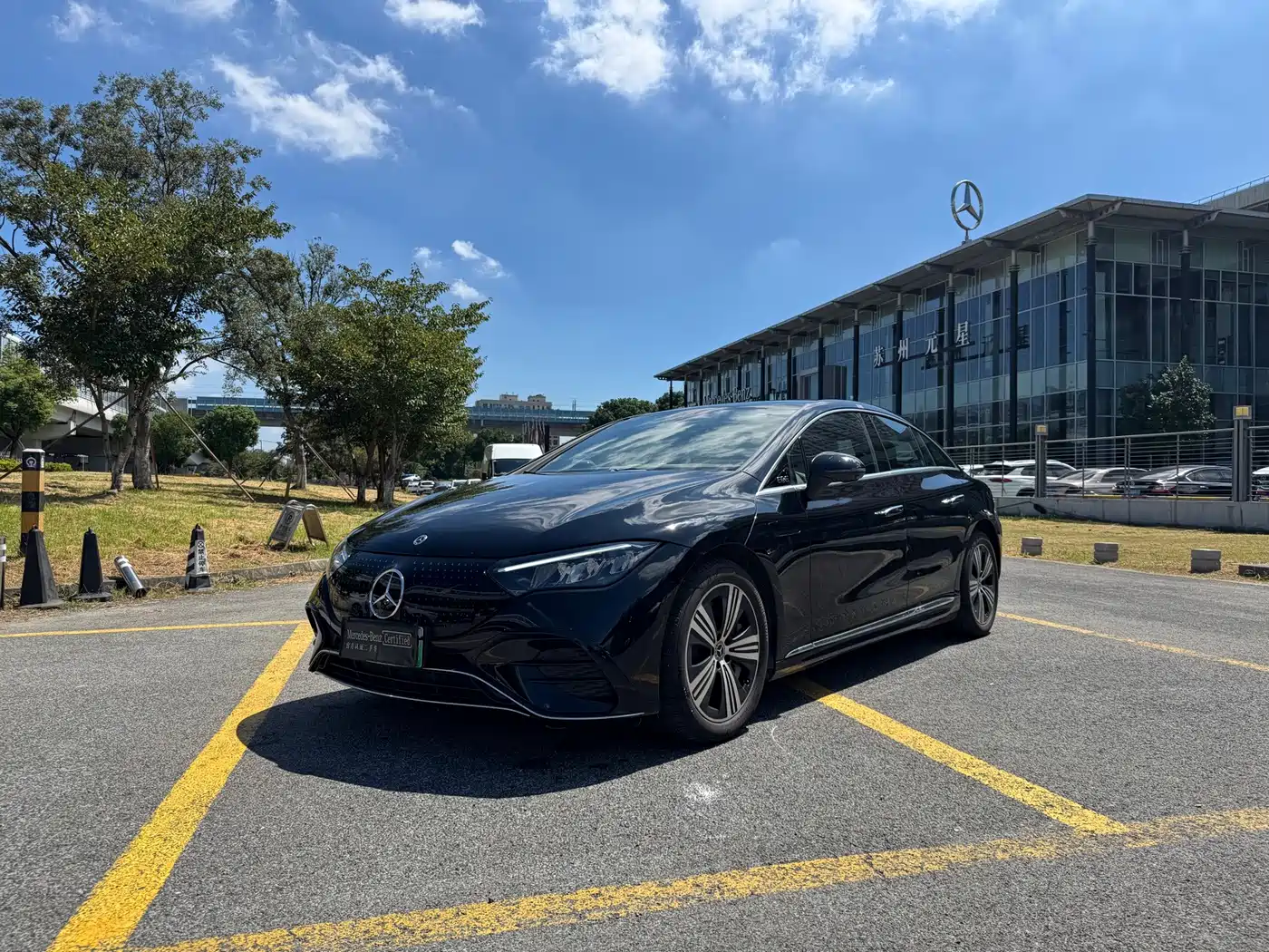 Mercedes-Benz EQE 2025 2025 Model 500 4MATIC Luxury Edition