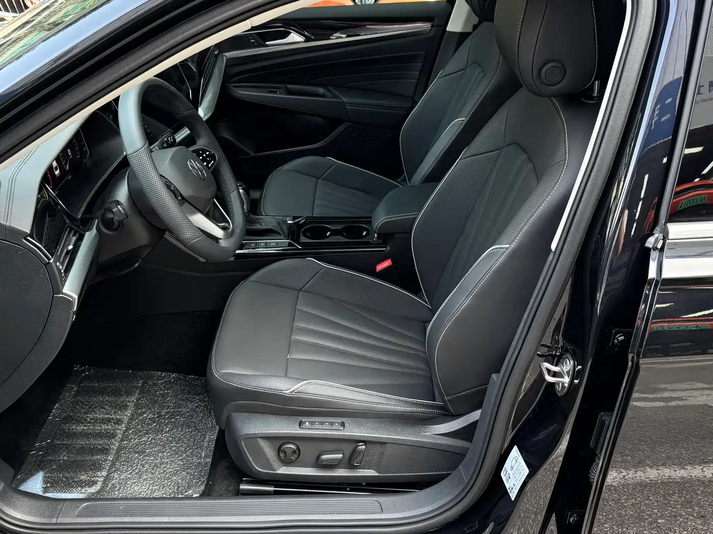 Volkswagen Passat 2024 330TSI Starlight Elite Edition фото 5