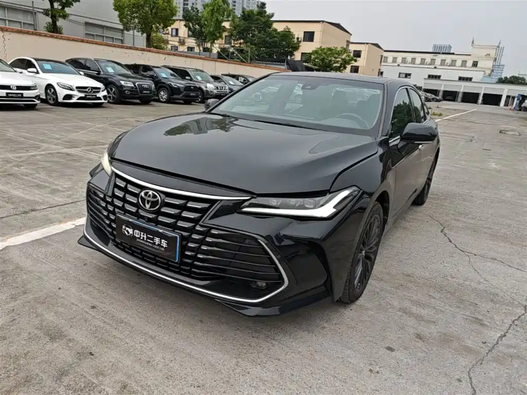 Toyota Avalon 2023 2.0L XLE Premium Edition фото 3