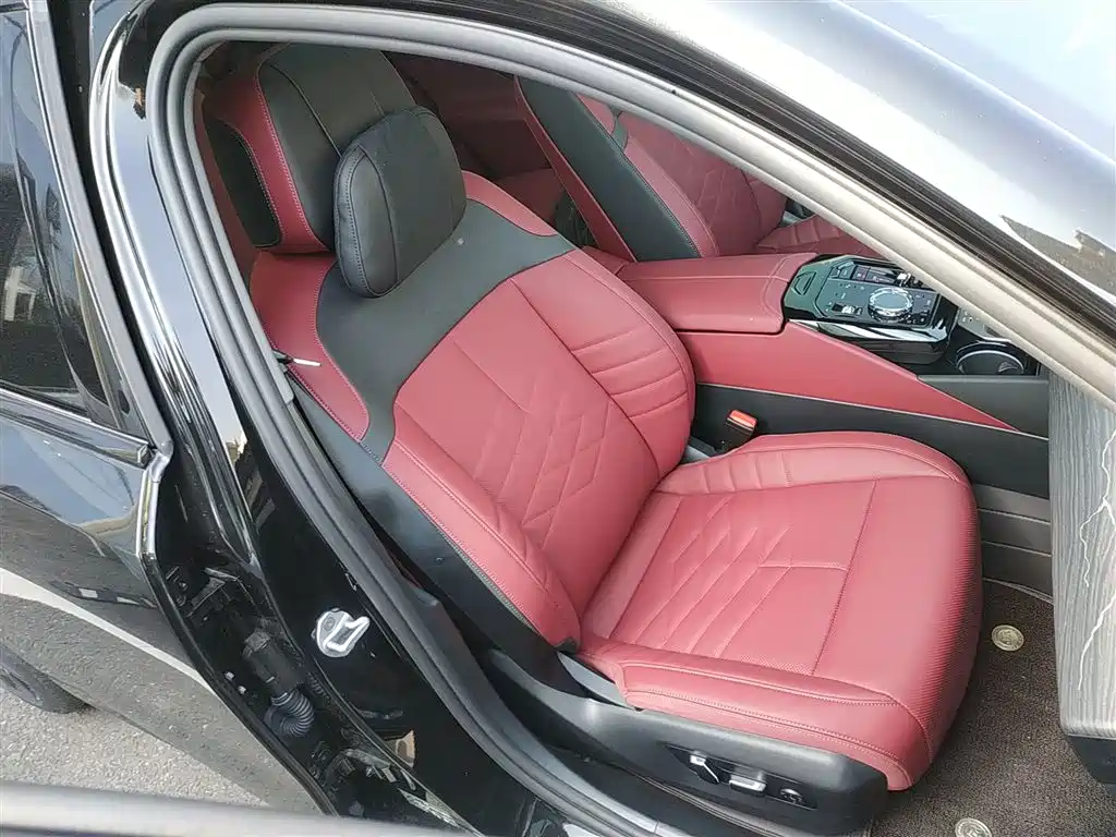 BMW 5 Series 2026 530Li Exclusive M Sport Package фото 20