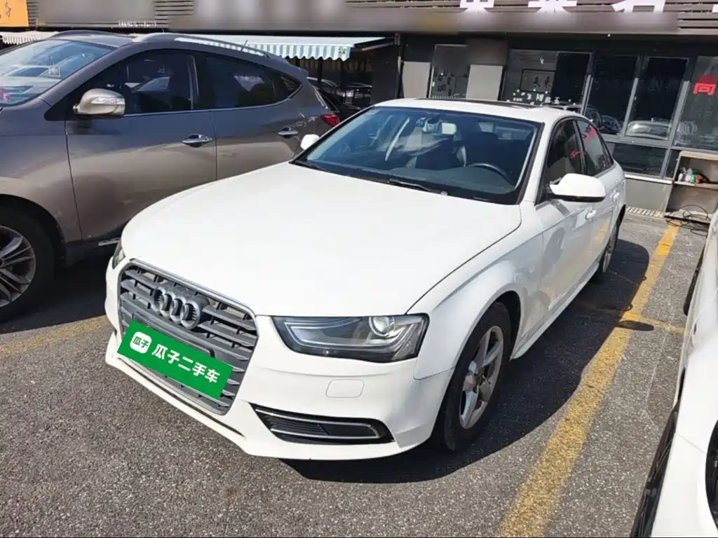 Photo 1 - Audi A4L