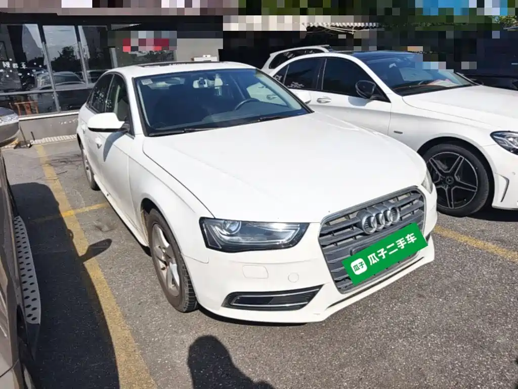 Photo 4 - Audi A4L